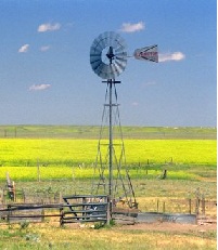 picture of a water pumping windmil